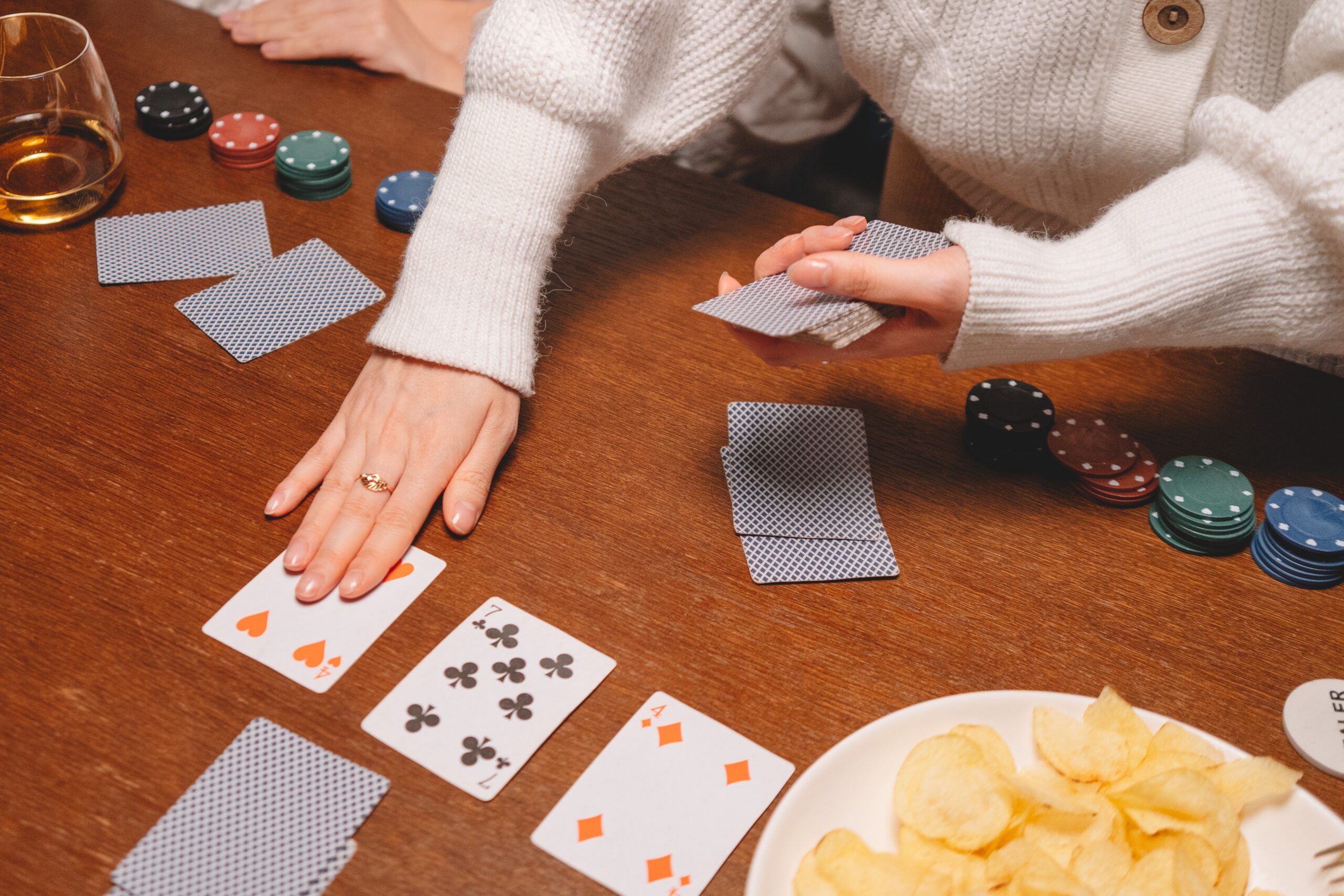 How To Host A Memorable Poker Night With The Girls