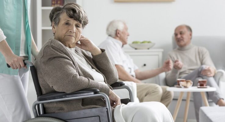 4 Signs Your Senior Loved One May Be a Victim of Nursing Home Abuse